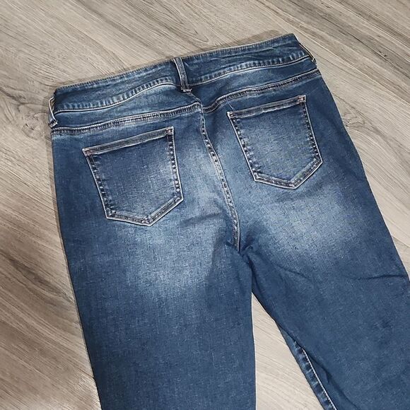 Maurices Cropped Raw Hem Jeans - Picture 6 of 7